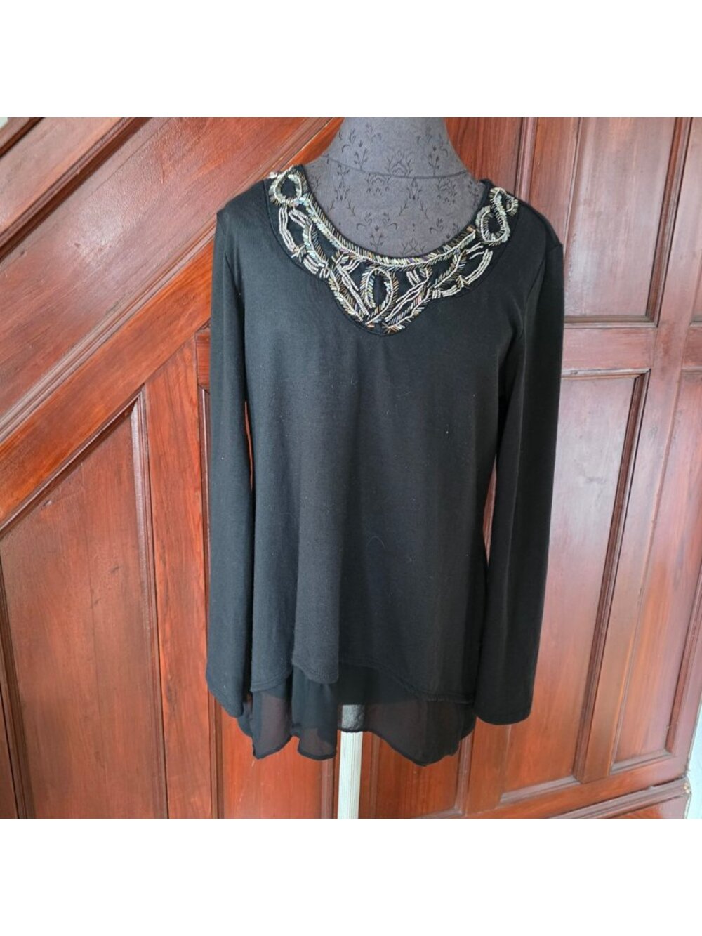 Roz &Ali Black Long-Sleeve Beaded Neckline Tunic With Sheer Layer Hem Womens Siz